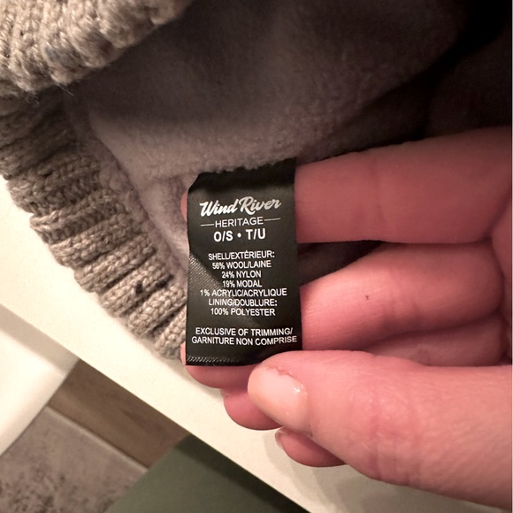 NWOT✨WindRiver Men's Heritage Cuffed Toque W/Patch - Picture 5 of 6